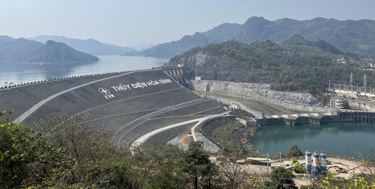 Mức tăng phụ tải tương đương công suất Nhà máy Thủy điện Hòa Bình, cho thấy miền Bắc cần bổ sung thêm nguồn điện quy mô lớn mỗi năm để đáp ứng nhu cầu tăng trưởng.