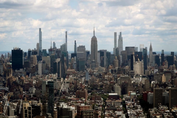 Một góc Manhattan nhìn từ tháp One World Trade Center tháng 6/2021. Ảnh: Reuters
