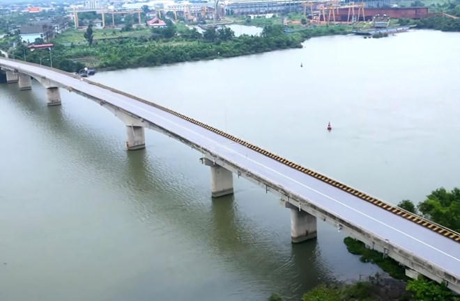 Theo phương án đề xuất, cầu Đá Bạc hiện trạng sẽ được cải tạo, sửa chữa; đồng thời xây mới một cầu song song ở phía bên trái tuyến Quốc lộ 10.