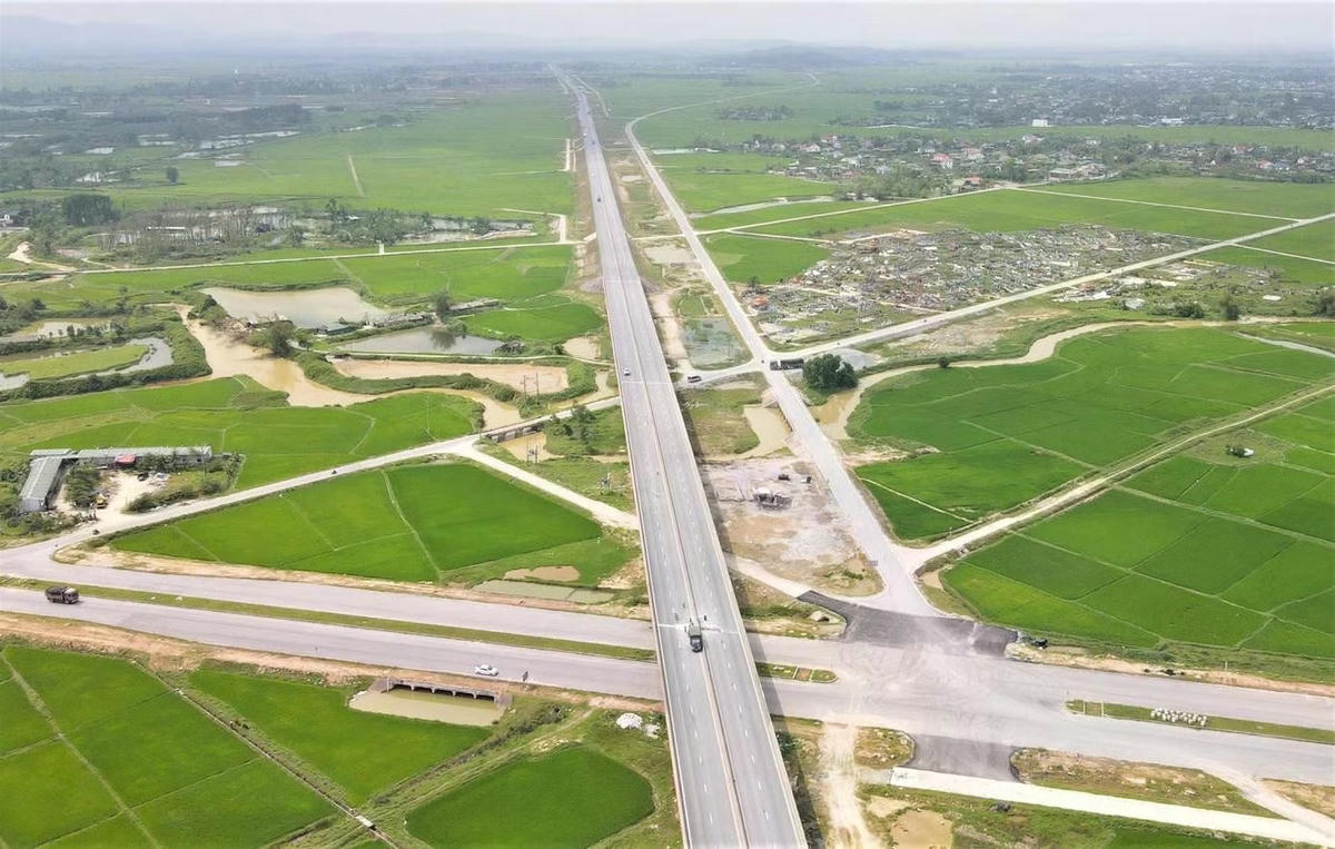 Lắp 121 camera AI giám sát hơn 100 km cao tốc qua Hà Tĩnh