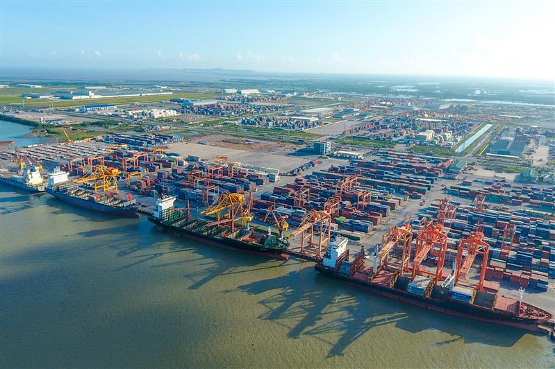 Bến cảng Tân Vũ được tiếp nhận tàu đến 55.000 DWT giảm tải. Ảnh: Cảng Hải Phòng