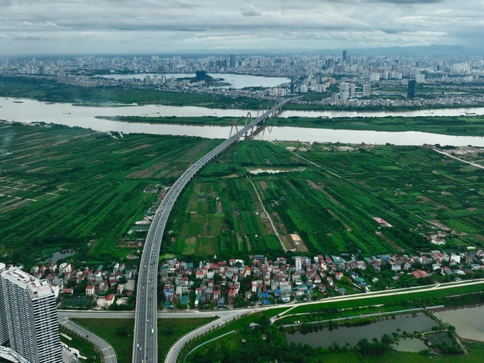 Dự án Trục đại lộ cảnh quan sông Hồng là công trình có ý nghĩa đặc biệt quan trọng trong việc hoàn thiện hệ thống hạ tầng giao thông, mở rộng không gian phát triển đô thị dọc hai bên bờ sông Hồng