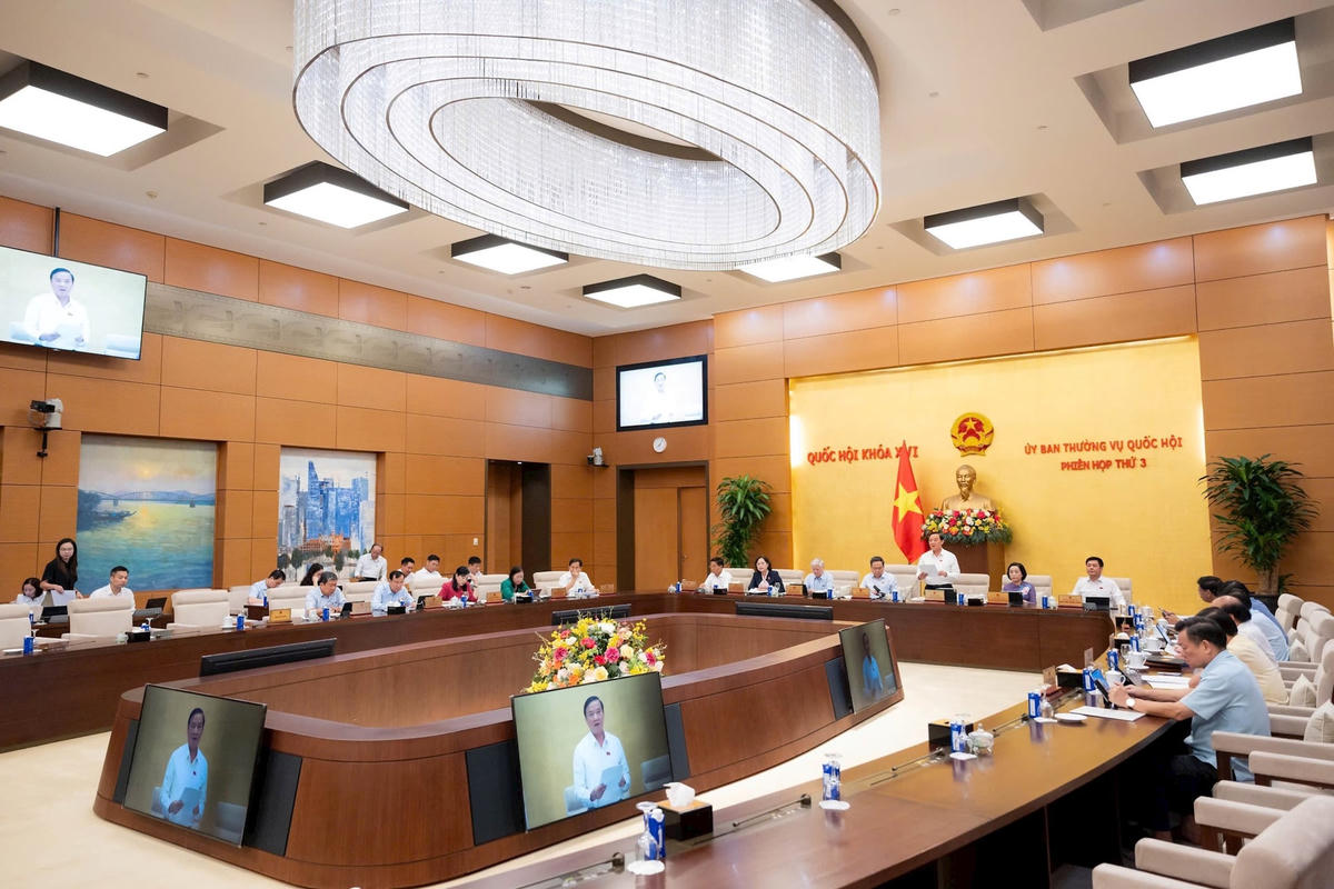 uy-ban-thuong-vu-quoc-hoi2.jpg