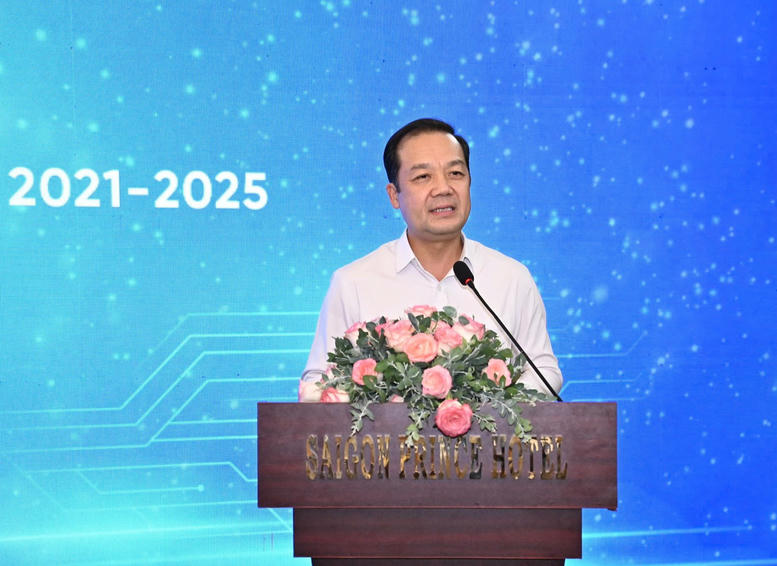 Thứ trưởng Bộ Khoa học và Công nghệ Phạm Đức Long phát biểu tại Hội nghị.