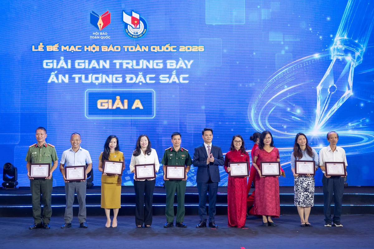 giai-a-gian-trung-bay-chon.jpeg