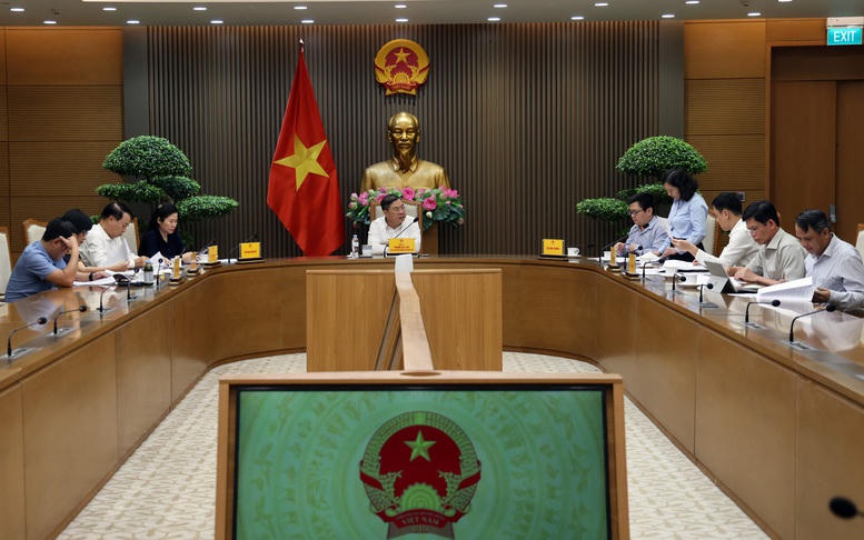 Phó Thủ tướng Thường trực Phạm Gia Túc: Hoàn thiện chính sách nhập khẩu ô tô diện quà biếu, quà tặng, bảo đảm công bằng và minh bạch- Ảnh 1.