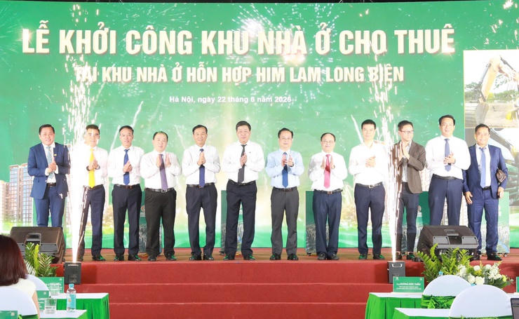 Các đại biểu Đại diện lãnh đạo TP. Hà Nội, Công ty Cổ phần Him Lam và các đối tác thực hiện nghi lễ khởi công khu nhà ở cho thuê tại Khu nhà ở hỗn hợp Him Lam Long Biên (Hà Nội). 