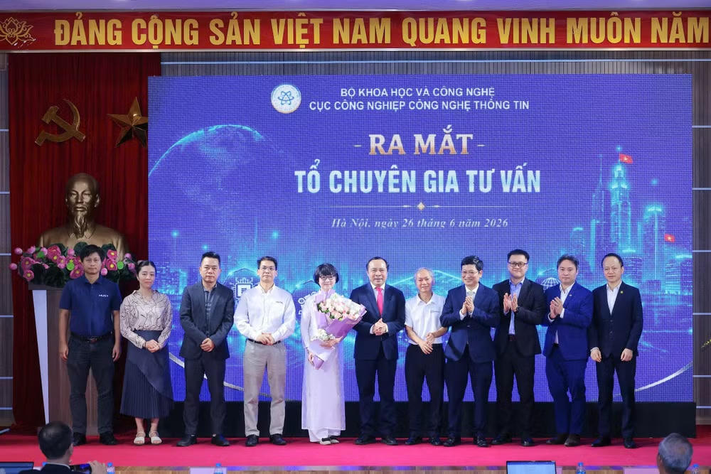 Trung tâm công bố thành lập Tổ chuyên gia tư vấn chuyên môn với sự tham gia của 21 chuyên gia uy tín trong lĩnh vực bán dẫn. Ảnh: Bộ Khoa học và Công nghệ.