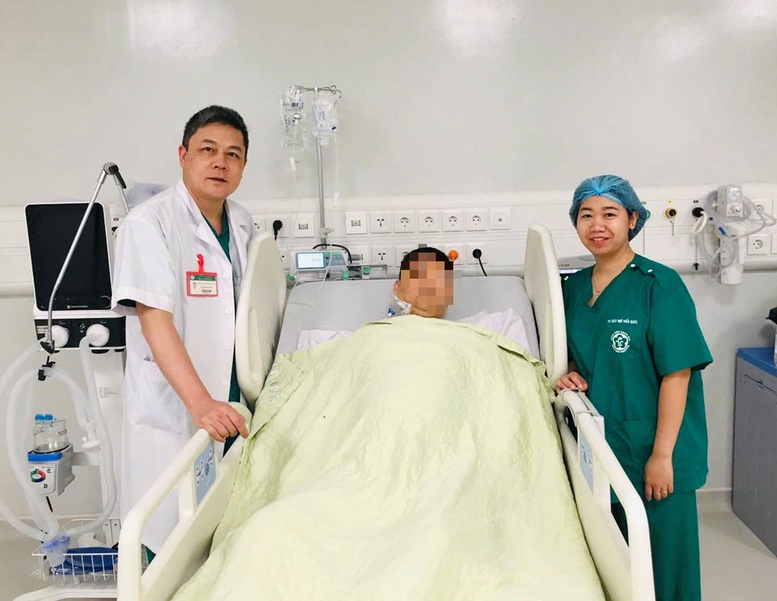 Ca mổ cấp cứu đầu tiên xuyên đêm tại Bệnh viện Bạch Mai cơ sở Ninh Bình cứu người bệnh có nguy cơ liệt 2 chân - Ảnh 2.