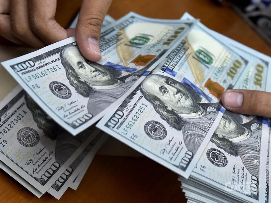 Theo bảng niêm yết tỷ giá ngoại tệ, đồng USD được giao dịch với giá bán 26.454 đồng/USD, trong khi đồng euro vượt mốc 30.700 đồng ở chiều bán ra. Ảnh minh họa