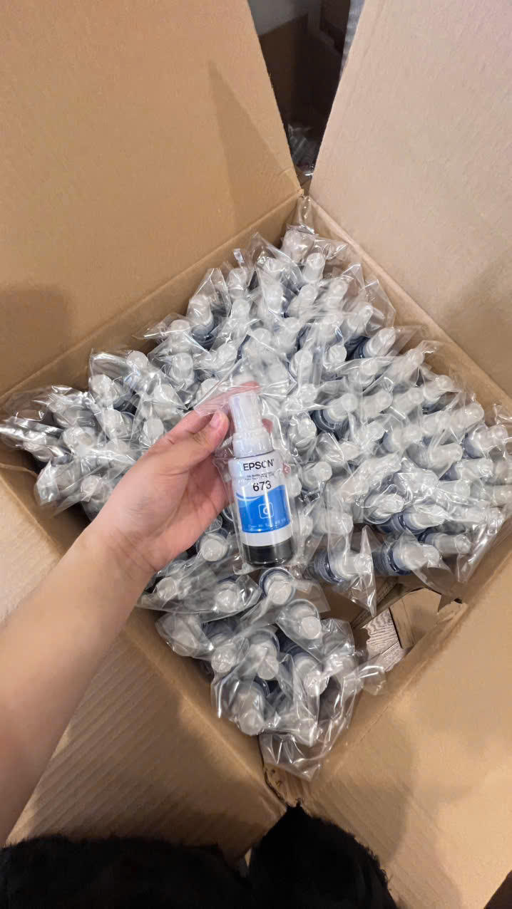 Đội Quản lý thị trường số 1, phát hiện và tạm giữ hơn 5.000 sản phẩm mực in giả mạo các nhãn hiệu Epson và Canon. (Ảnh: Cục Quản lý và Phát triển thị trường trong nước).