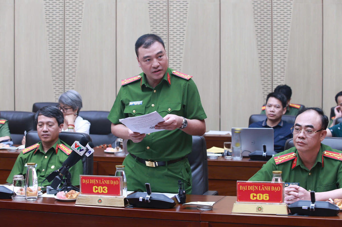 Đại tá Phạm Trường Giang thông tin về việc khởi tố 31 bị can trong vụ án xảy ra tại ACV.