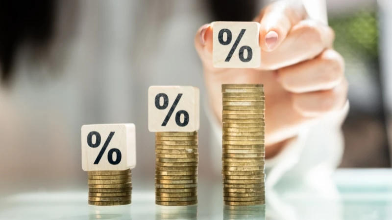 Cập nhật lãi suất tiền gửi ngân hàng, nhiều nhà băng duy trì mức trên 6%/năm. Ảnh minh họa