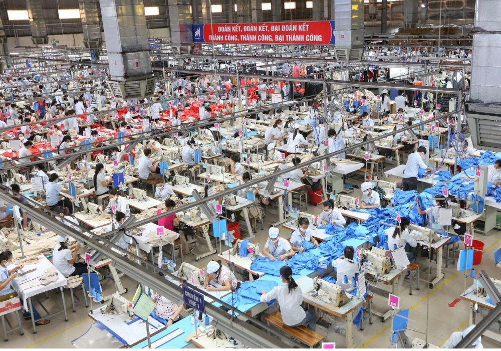 Vốn đăng ký doanh nghiệp tăng gần 65% trong 6 tháng.
