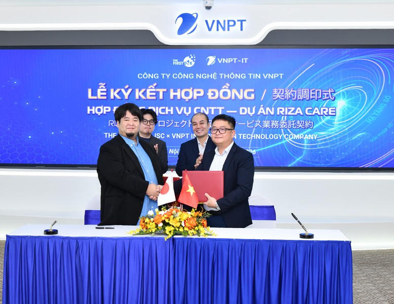 Ngày 10/7, Trung tâm VGS ký hợp tác với Công ty CP The First One, mở đầu hành trình phát triển của Trung tâm. (Ảnh: VGP).