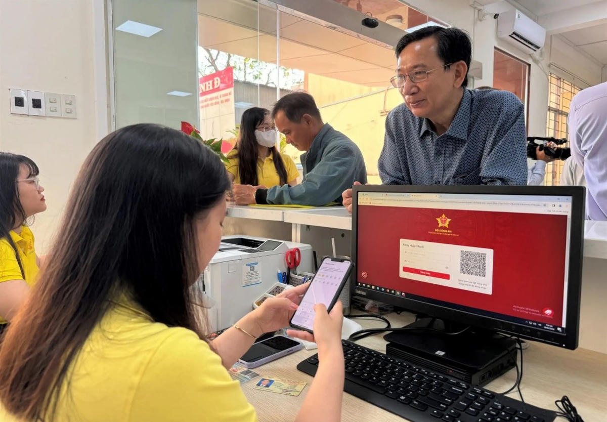 Chuyển đổi số - nền tảng thúc đẩy cải cách thủ tục hành chính. Ảnh minh họa