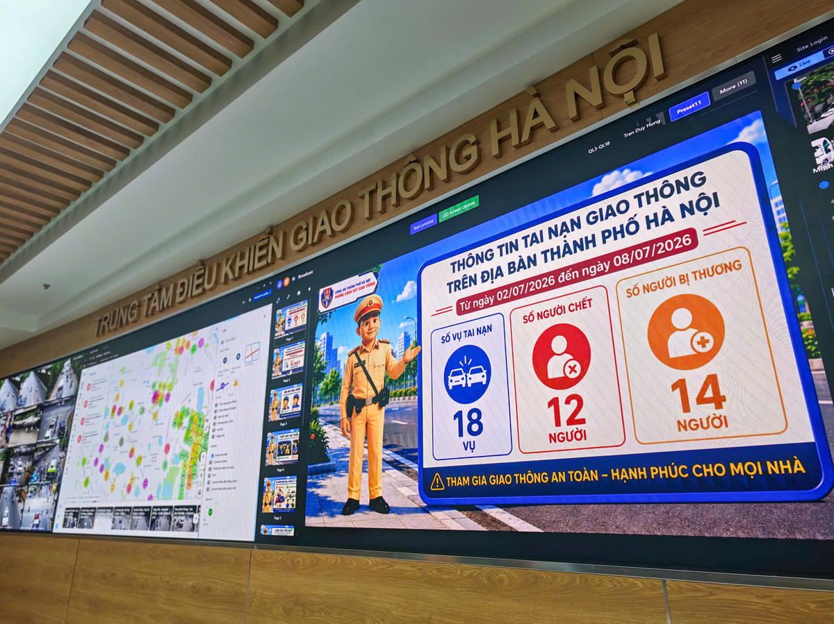 Thông tin được truyền trực tiếp từ Trung tâm Điều khiển giao thông Hà Nội.