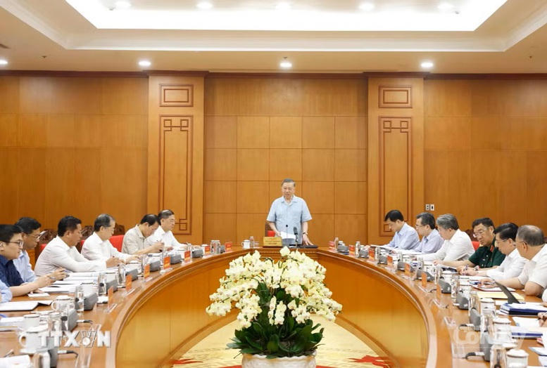 Tổng Bí thư, Chủ tịch nước Tô Lâm chủ trì buổi làm việc với các cơ quan về phát triển công nghiệp hàng hải quốc gia. Ảnh: TTXVN