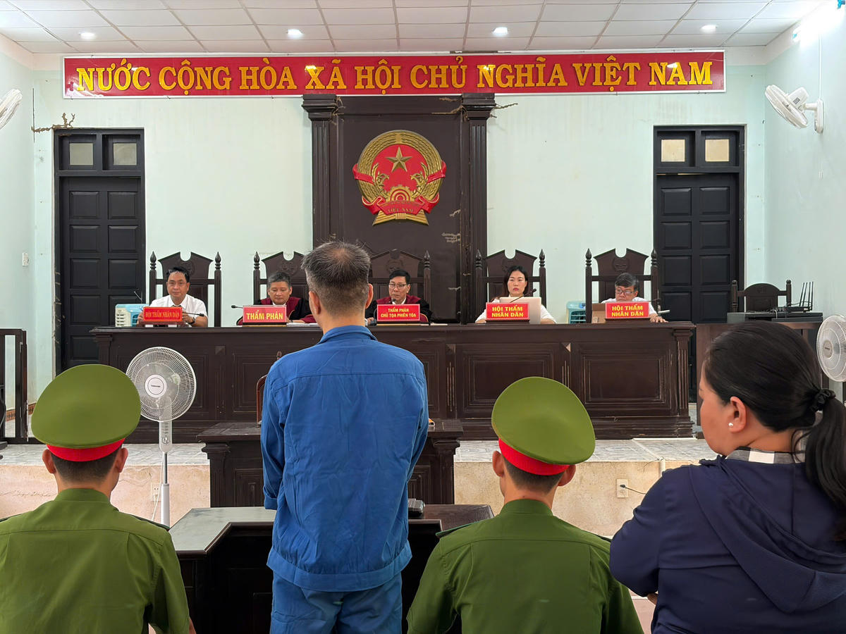 Quang cảnh phiên tòa.