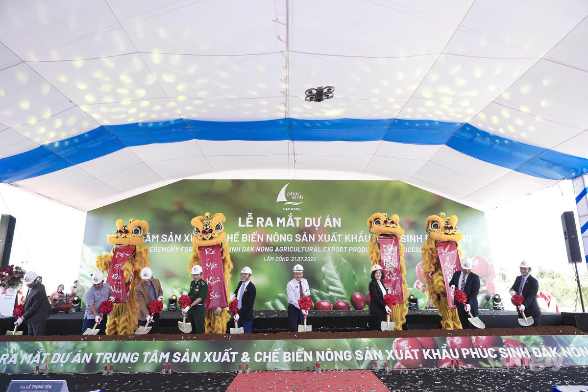 Các đại biểu tại lễ ra mắt dự án Trung tâm sản xuất & chế biến nông sản xuất khẩu Phúc Sinh Đắk Nông tại tỉnh Lâm Đồng