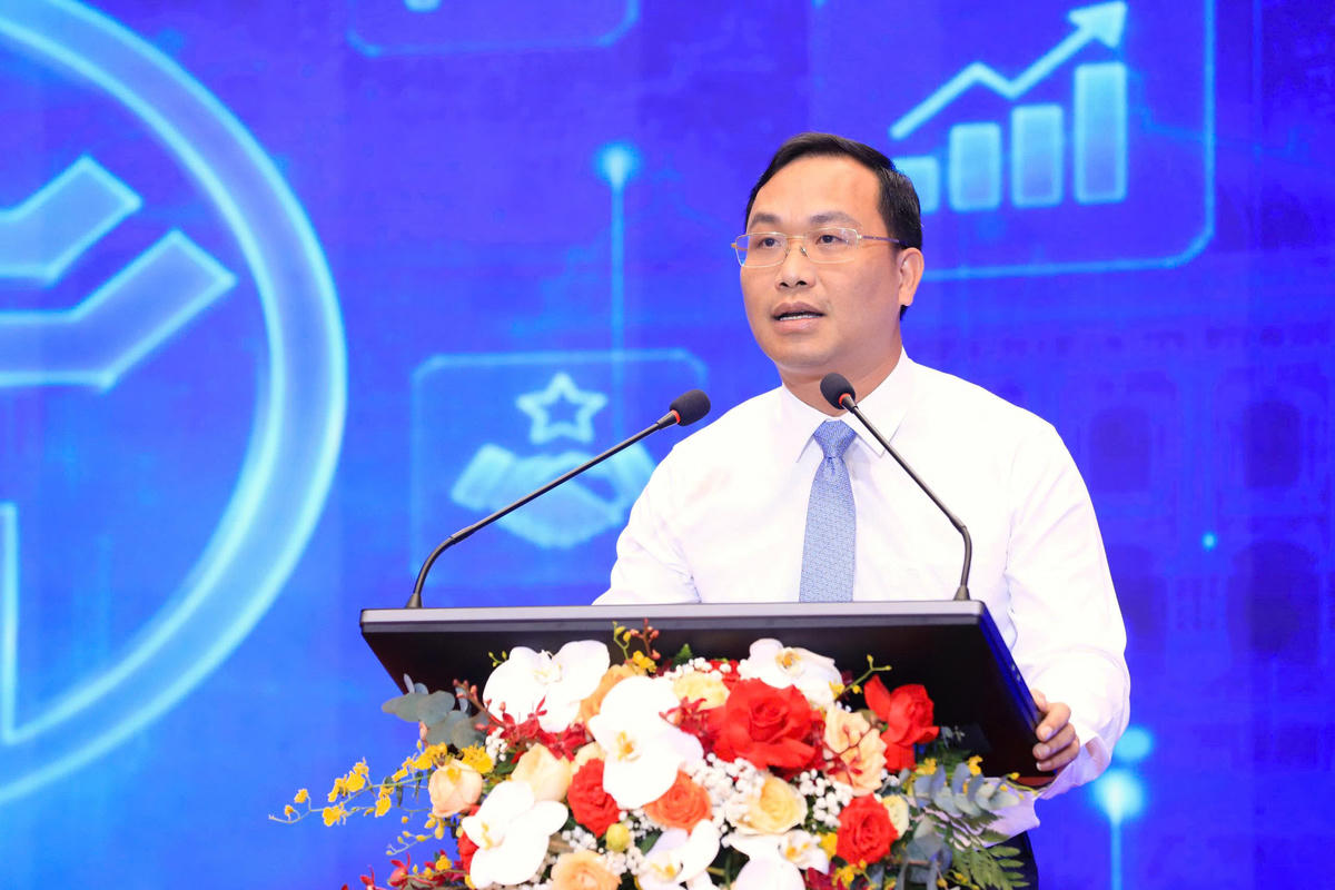 Chánh Văn phòng UBND TP. Hà Nội Nguyễn Tiến Thiết phát biểu tại buổi lễ.