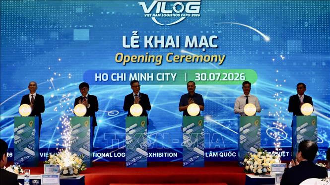 Đại biểu thực hiện nghi thức khai mạc VILOG 2026. (Ảnh: TTXVN).