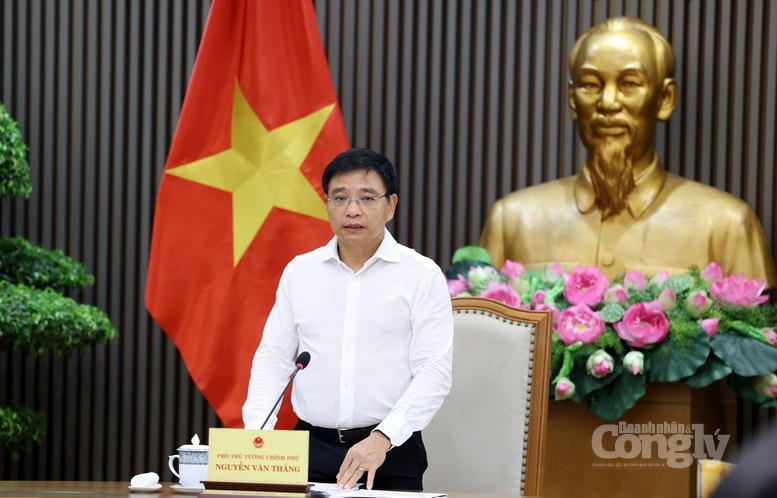 Phó Thủ tướng Nguyễn Văn Thắng chủ trì cuộc họp về phương án chấm điểm KPI các Bộ, ngành, địa phương về thực hiện giải ngân vốn đầu tư công. (Ảnh: Đức Tuân/Báo Chính phủ).
