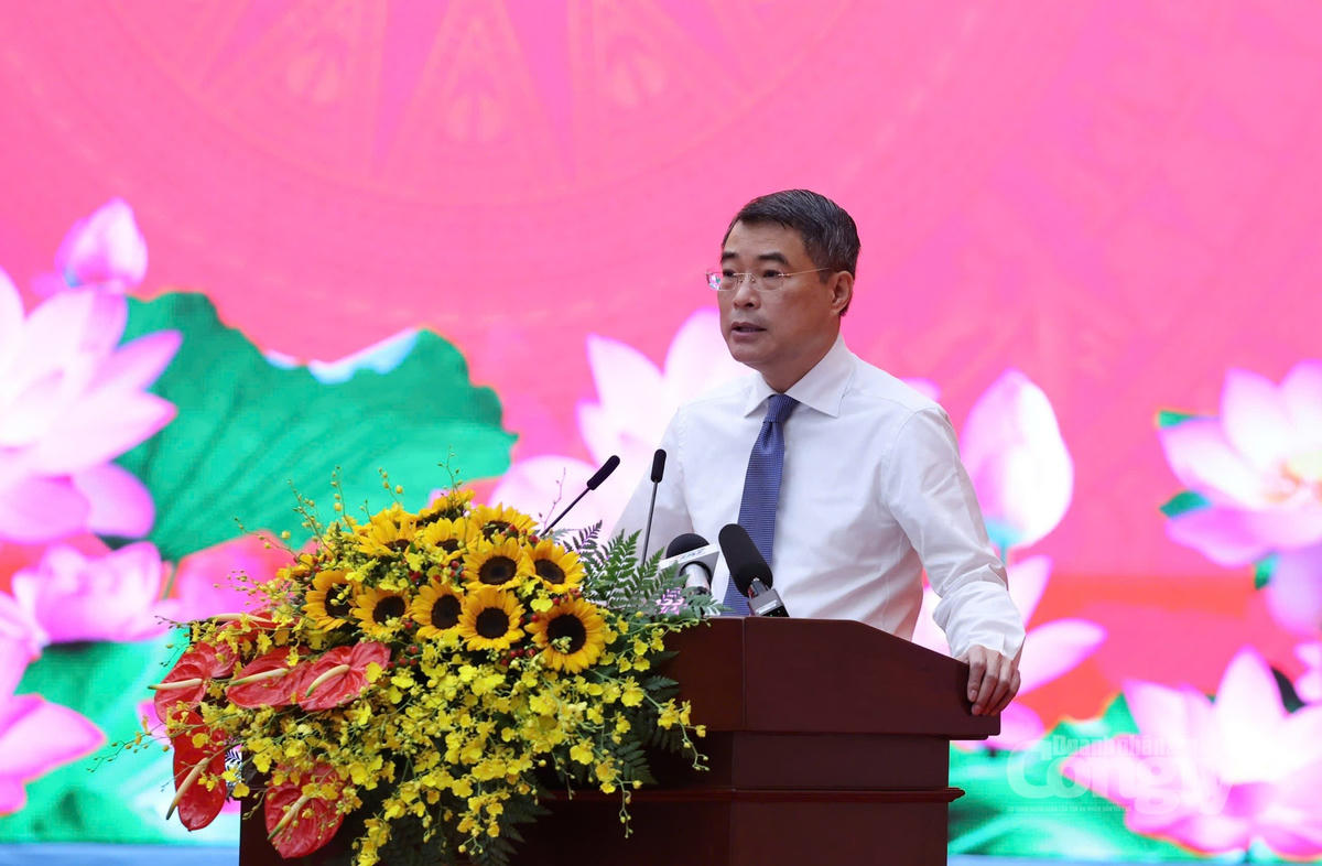 Thủ tướng Lê Minh Hưng phát biểu phát động phong trào thi đua. Ảnh: VGP