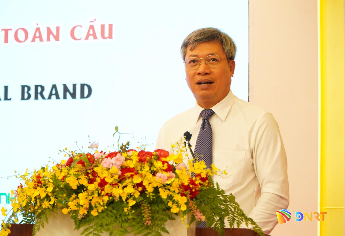 Phó Chủ tịch UBND TP. Đà Nẵng Hồ Quang Bửu, Trưởng ban Tổ chức Lễ hội Sâm Ngọc Linh và Dược liệu quốc tế Đà Nẵng năm 2026 phát biểu khai mạc Hội thảo. Ảnh: VINH ANH