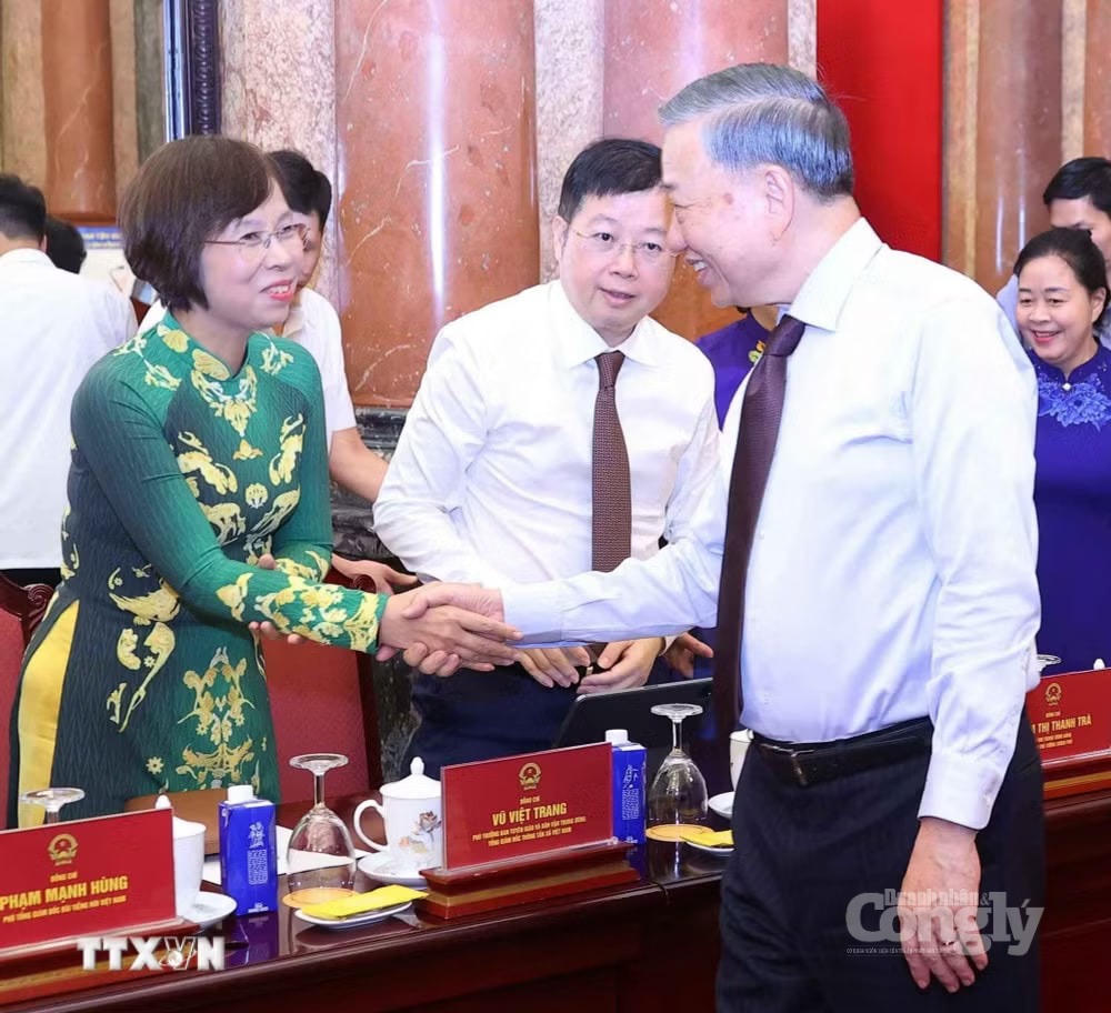 Tổng Bí thư, Chủ tịch nước Tô Lâm với các đại biểu. (Ảnh: Văn Điệp/TTXVN)