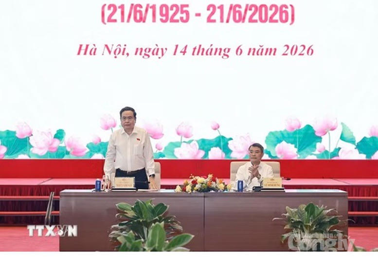 Chủ tịch Quốc hội Trần Thanh Mẫn và Thủ tướng Chính phủ Lê Minh Hưng gặp mặt lãnh đạo các cơ quan báo chí nhân Ngày Báo chí Cách mạng Việt Nam - Ảnh: TTXVN