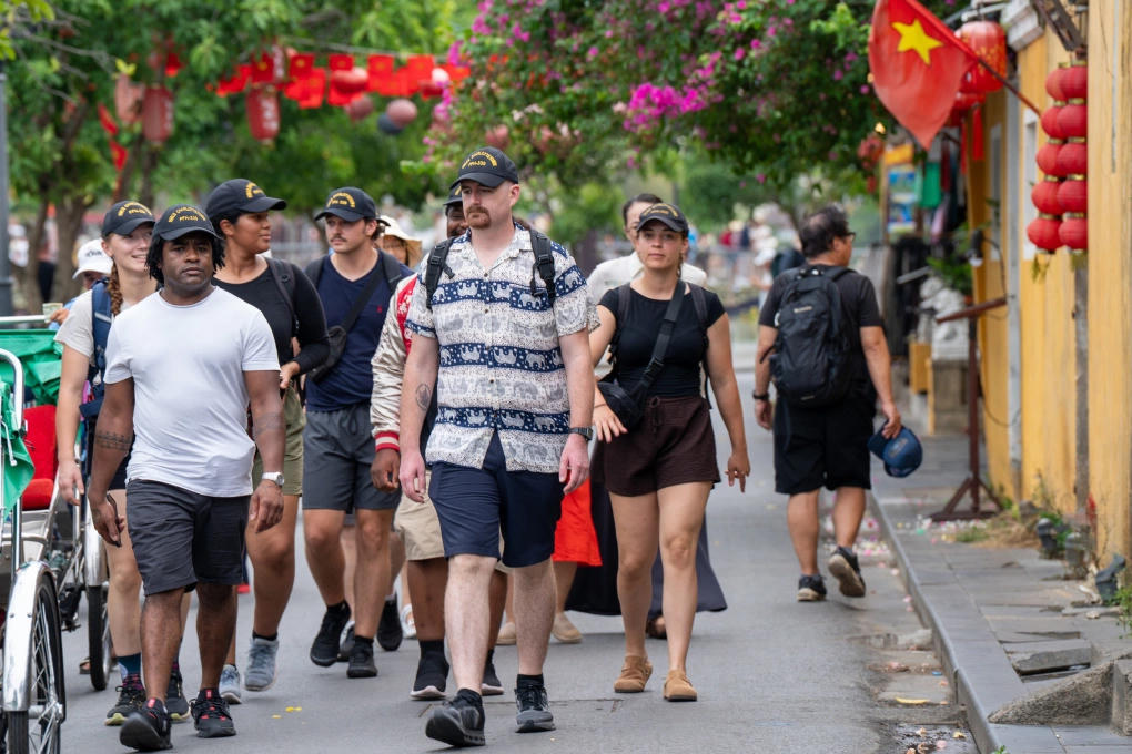 Việt Nam đón 13,9 triệu lượt khách quốc tế sau 7 tháng, hoàn thành hơn nửa mục tiêu năm 2026. Ảnh: VnExpress