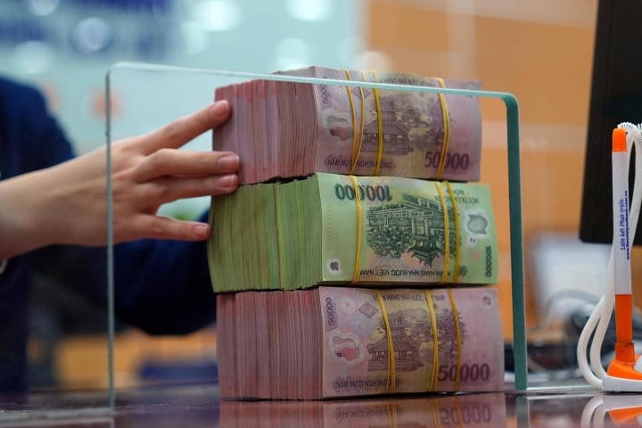 Lãi suất huy động đồng loạt phân hóa theo kỳ hạn, cao nhất đạt 7,50%/năm. Ảnh minh họa
