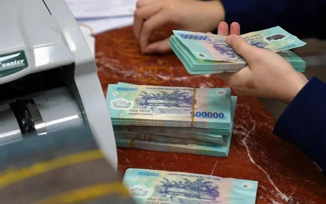 Lãi suất tiết kiệm ngân hàng phân hóa, mức cao nhất 7,5%/năm. (Ảnh minh họa).
