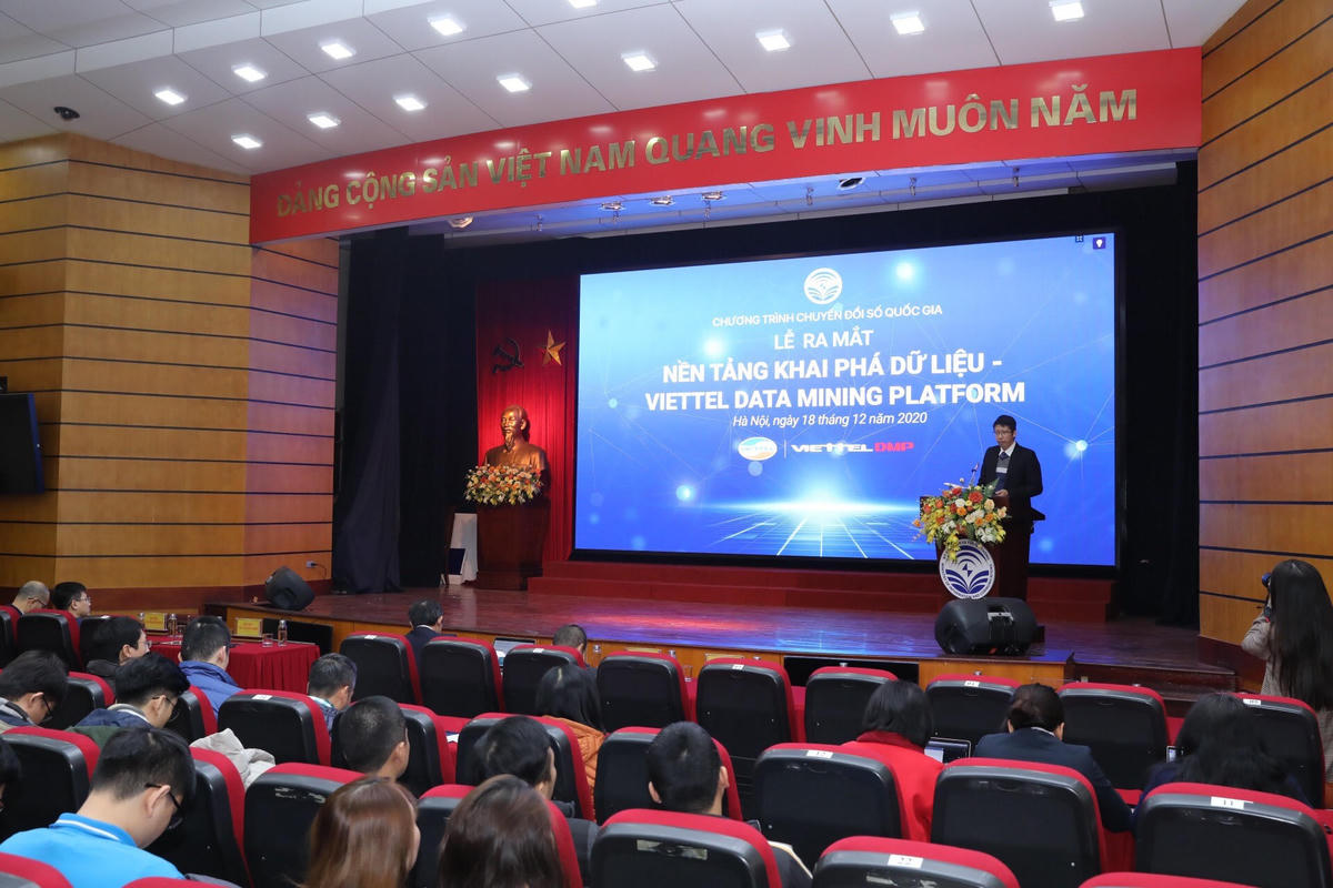 Lễ ra mắt nền tảng Khai phá dữ liệu  - Viettel Data Mining Platform.
