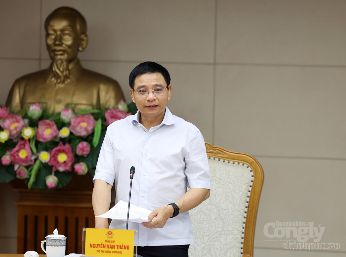 Phó Thủ tướng nhấn mạnh, mục tiêu trước mắt là bảo đảm Trung tâm Tài chính quốc tế tại hai thành phố vận hành thông suốt, có thành viên, có sản phẩm - Ảnh: chinhphu.vn/Đức Tuân