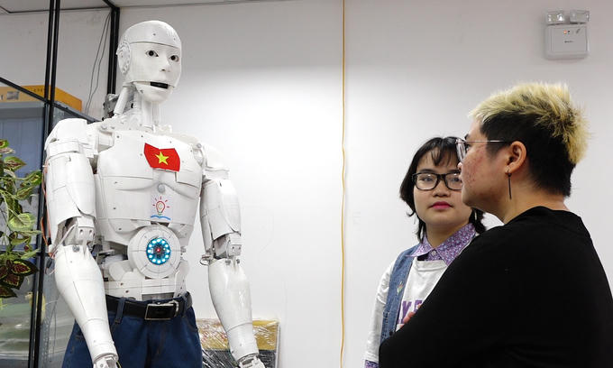 Robot trí tuệ nhân tạo trợ giảng đầu tiên của Việt Nam.