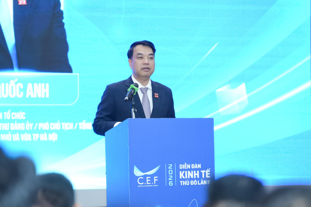 GS.TS Mạc Quốc Anh - Phó Chủ tịch kiêm Tổng Thư ký Hiệp hội Doanh nghiệp nhỏ và vừa TP Hà Nội (HANOISME) phát biểu bế mạc Diễn đàn. Ảnh: Ban tổ chức