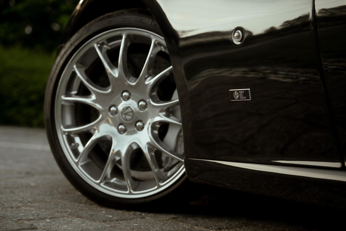 Daytona Shooting Brake Hommage nhìn chính diện phía sau