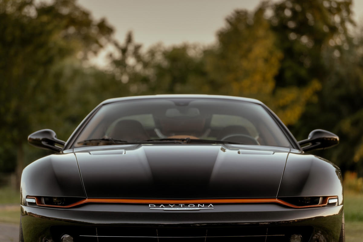 Daytona Shooting Brake Hommage góc ba phần tư phía sau