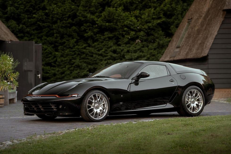 Daytona Shooting Brake Hommage góc ba phần tư phía trước