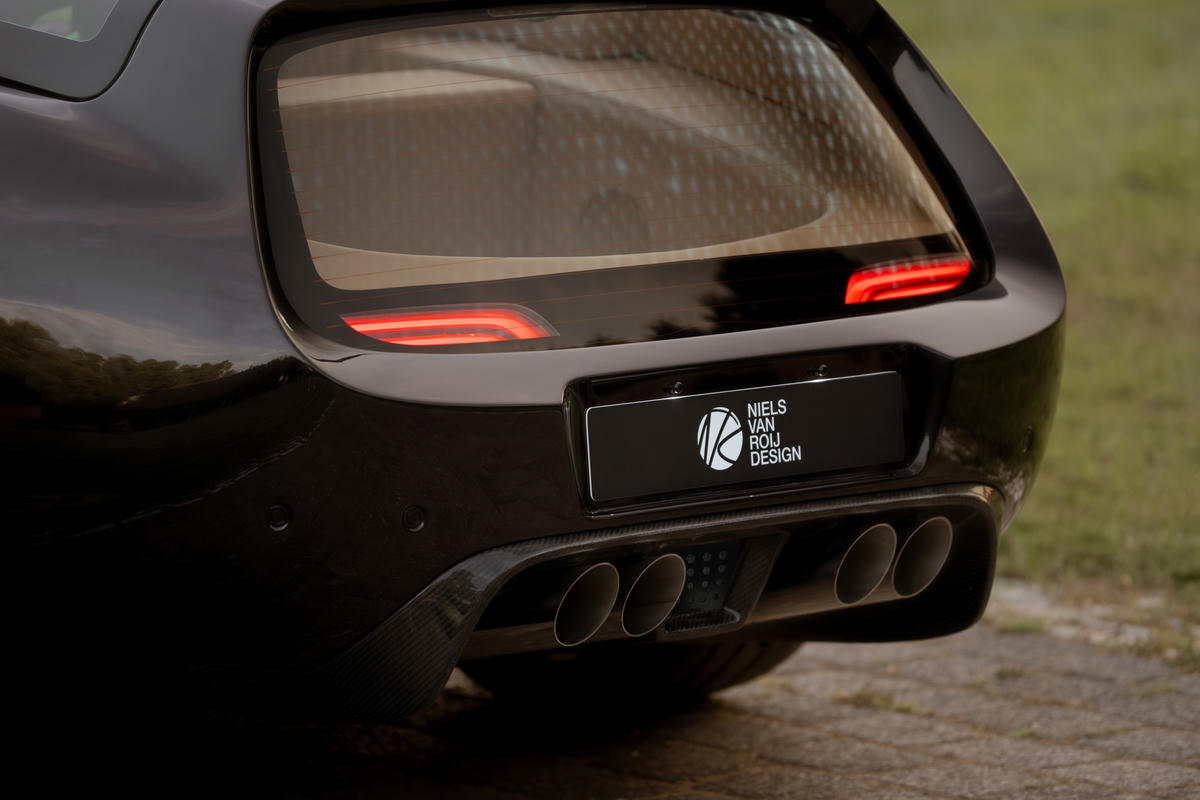 Daytona Shooting Brake Hommage nhìn từ trên cao phía trước