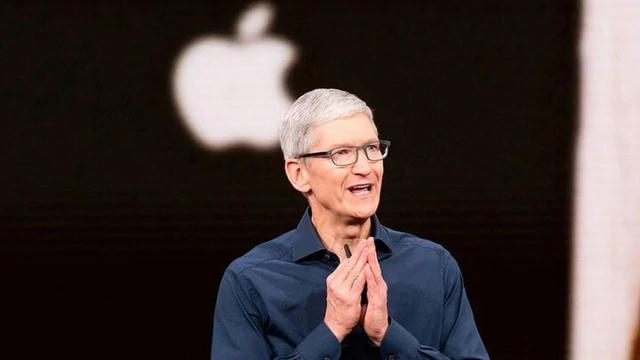Tim Cook rời vị trí CEO Apple, khép lại 15 năm đưa hãng lên vốn hóa hơn 4.000 tỷ USD.  (Ảnh: CNBC)