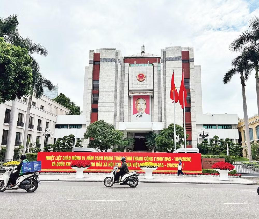 Hà Nội rực rỡ cờ hoa dịp 2/9. Ảnh: Nhân Dân Online