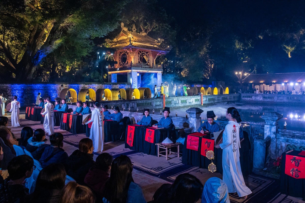 Một chương trình nghệ thuật tại Văn Miếu - Quốc Tử Giám, nơi sẽ diễn ra chuỗi hoạt động triển lãm, trải nghiệm và trình diễn trong Festival Thăng Long - Hà Nội 2026. Ảnh tư liệu