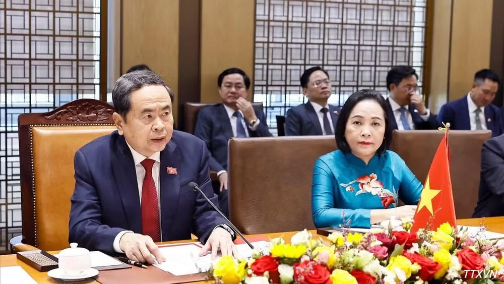 vna-potal-chu-tich-quoc-hoi-han-quoc-cho-jeong-sik-don-hoi-dam-voi-chu-tich-quoc-hoi-tran-thanh-man-8412.jpg