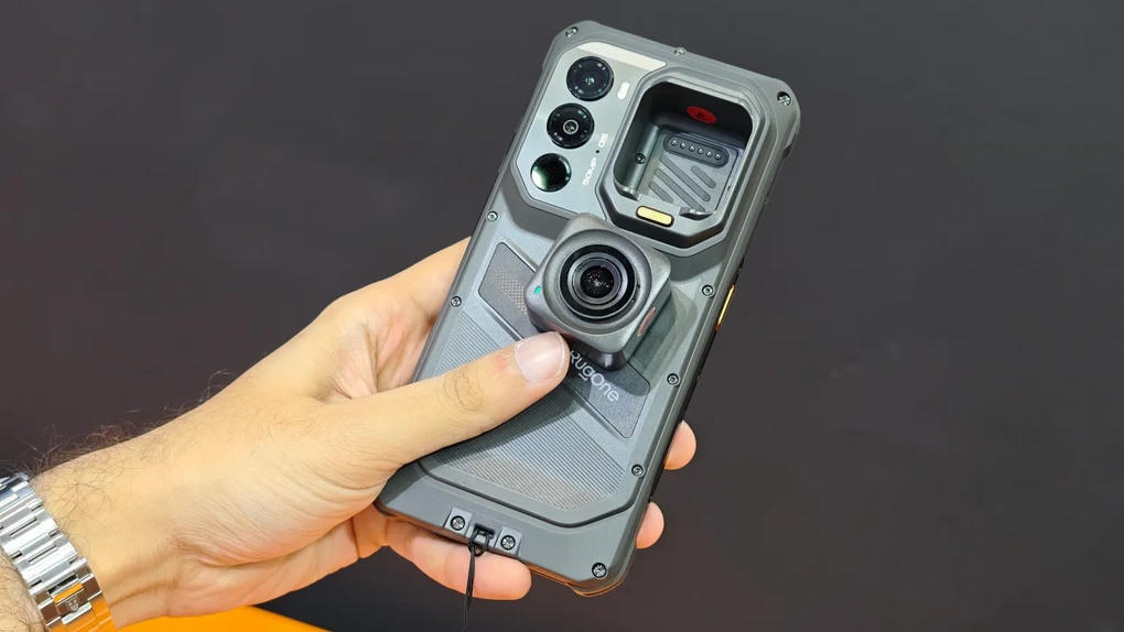 RugOne Xsnap 7 Pro trình làng với camera hành động tháo rời. (Ảnh: RugOne)