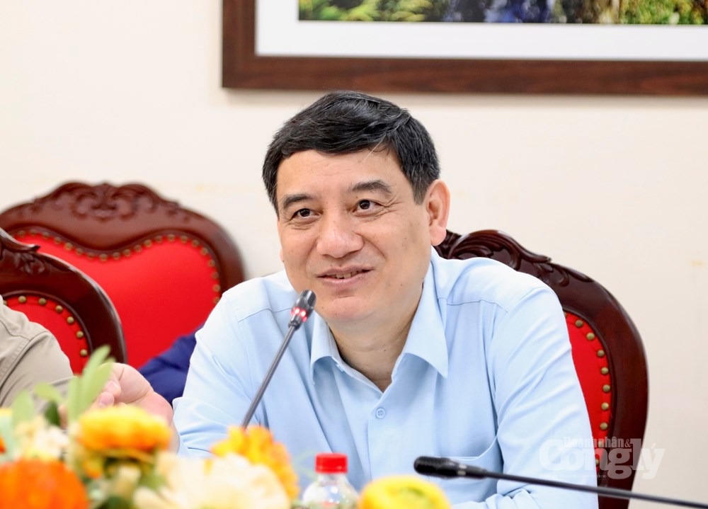 Chủ nhiệm Ủy ban Văn hóa và Xã hội của Quốc hội Nguyễn Đắc Vinh phát biểu tại buổi làm việc. Ảnh: bvhttdl.gov.vn