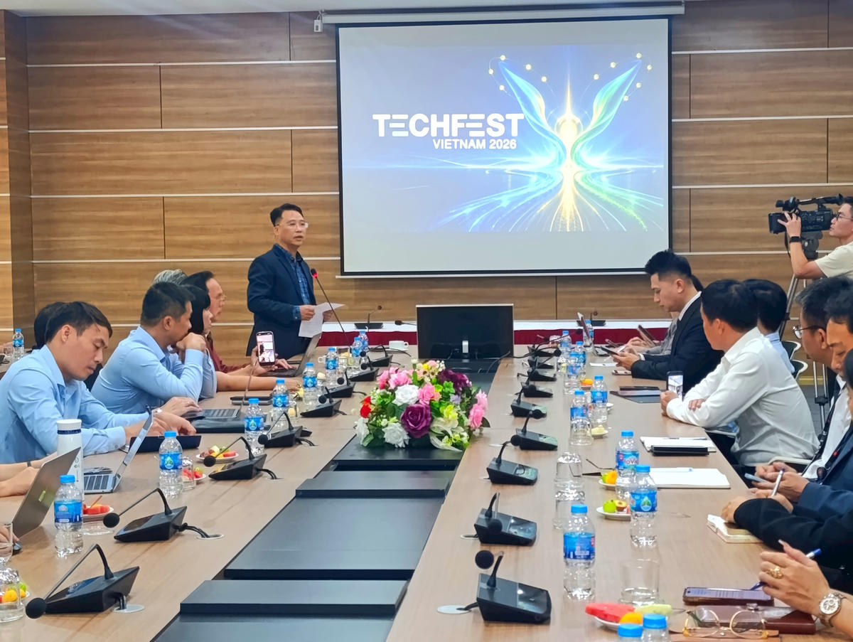 Giám đốc NSSC Lê Toàn Thắng chia sẻ thông tin tại kick-off chiều 15/9