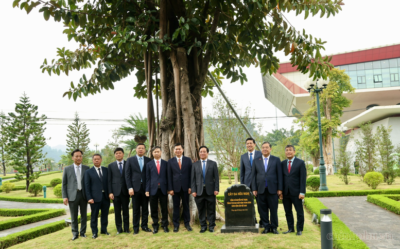 Phó Thủ tướng Thường trực Phạm Gia Túc khảo sát mô hình logistics, cửa khẩu thông minh tại Lạng Sơn- Ảnh 4.